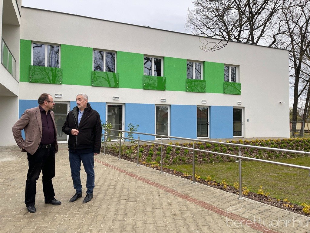 ne_elj_uveghazban 32